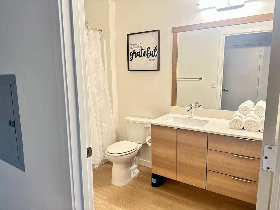 Modern Downtown Tacoma: King With Netflix & Rooftop *