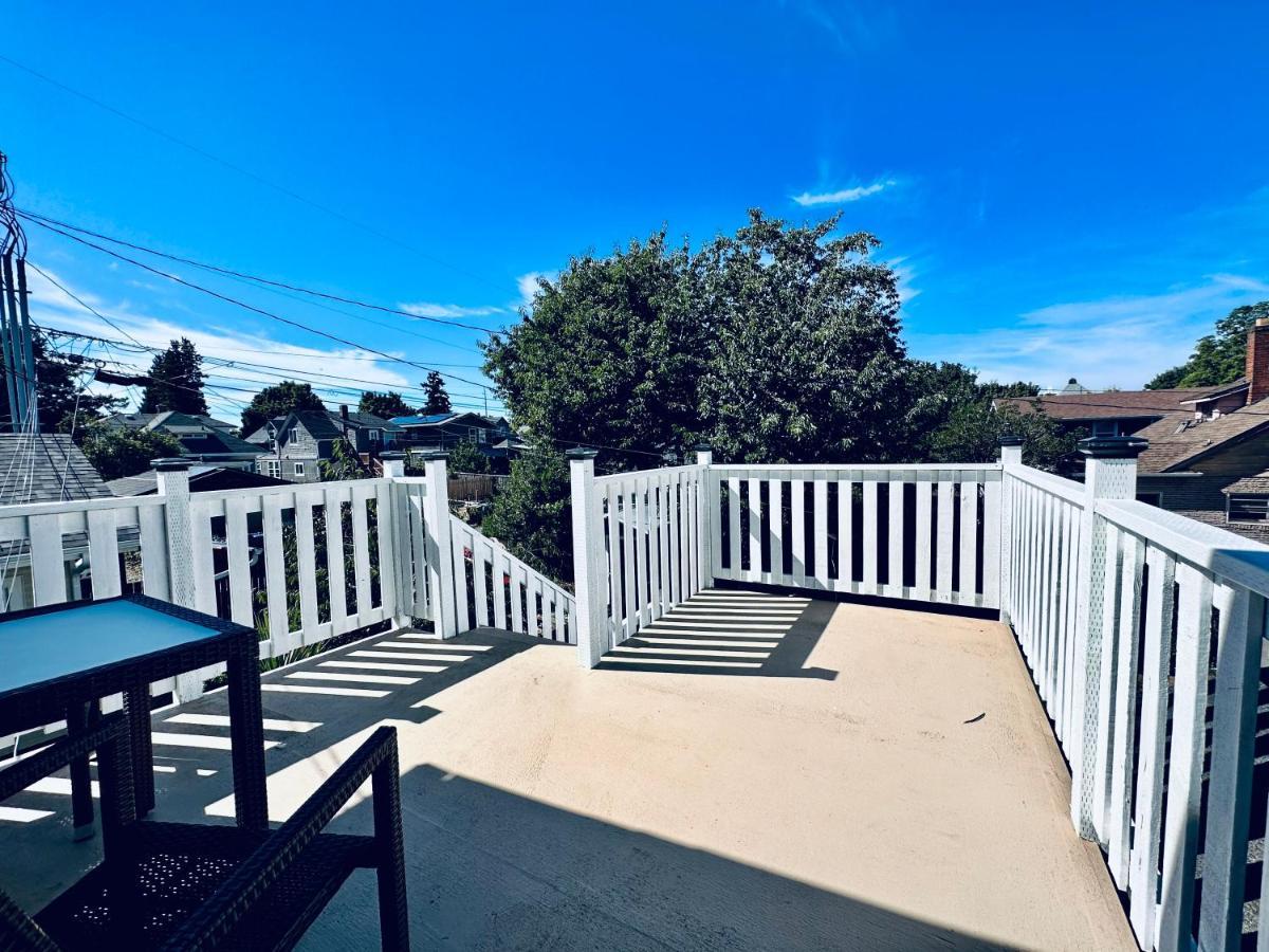 2 Bedrooms 1 Baths Sleep 5 With Compact Kitchen Tacoma