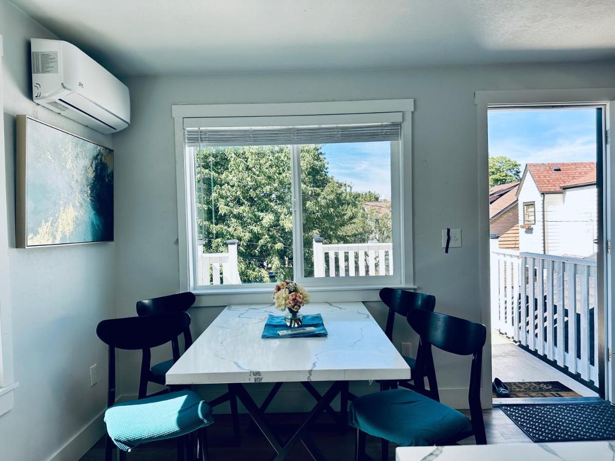 2 Bedrooms 1 Baths Sleep 5 With Compact Kitchen Apartment Tacoma