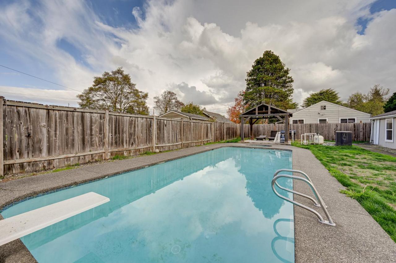Cozy Getaway With Grill And Hot Tub! Apartment *