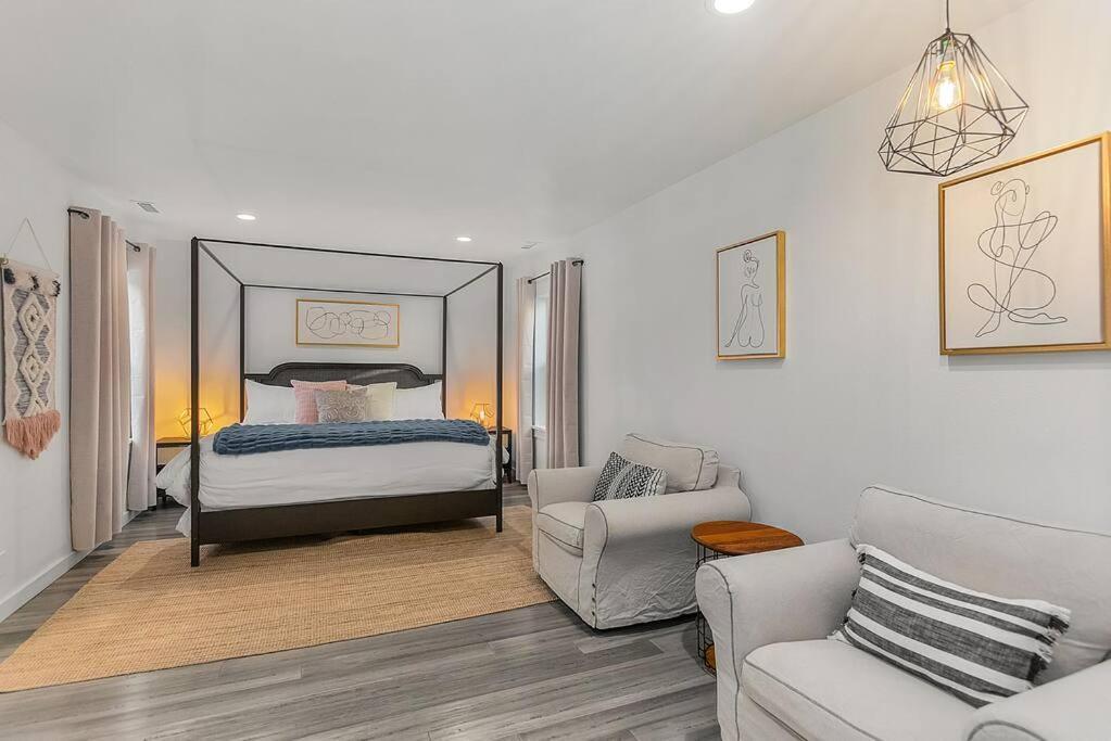 Walk To The Waterfront - Charmwood House In Apartment