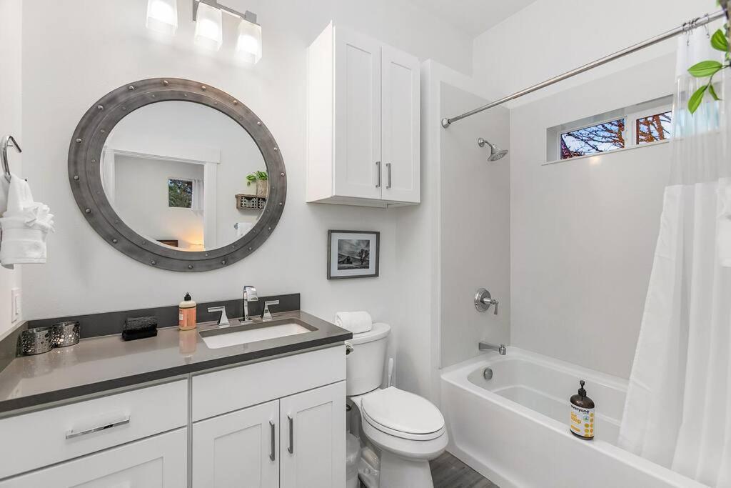 Walk To The Waterfront - Charmwood House In Apartment Tacoma