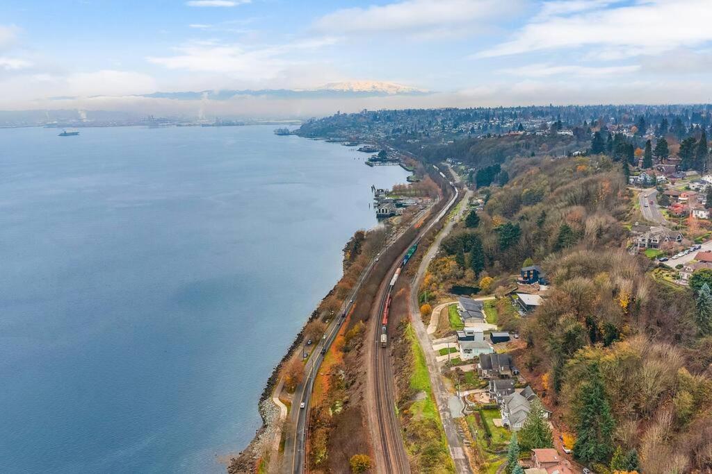 Walk To The Waterfront! The Hobbit House Tacoma