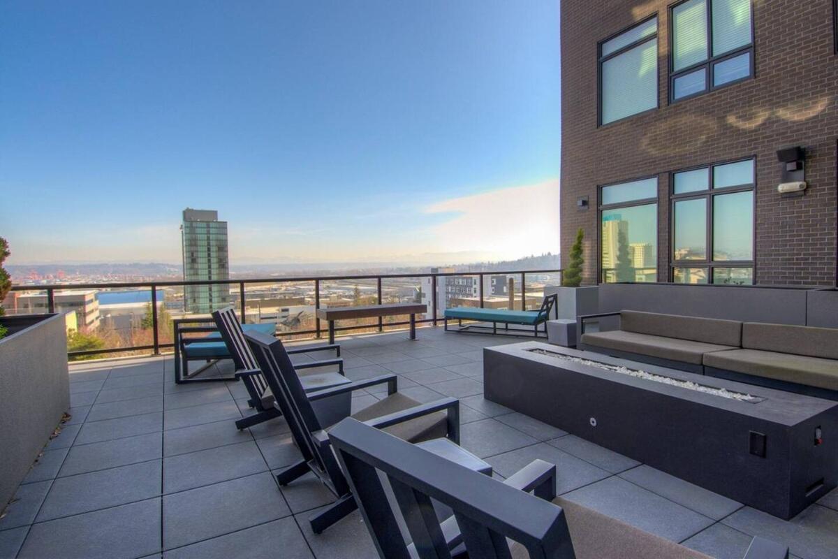 Large-modern Studiomt Rainier View Downtown