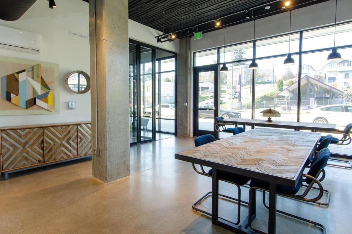 Large-modern Studiomt Rainier View Downtown