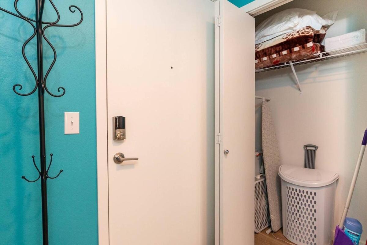 Large-modern Studiomt Rainier View Downtown Apartment *