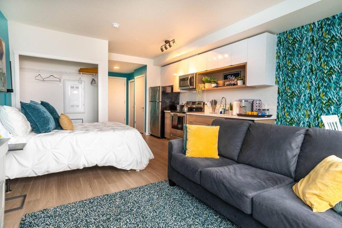 Large-modern Studiomt Rainier View Downtown Tacoma