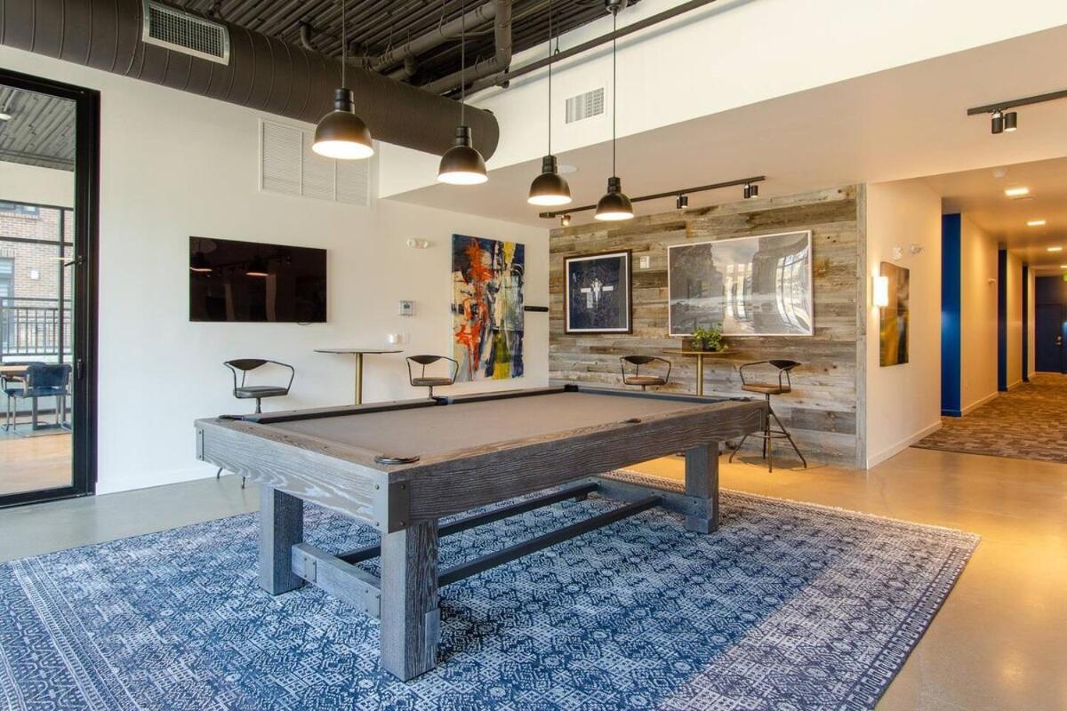 Large-modern Studiomt Rainier View Downtown Apartment *