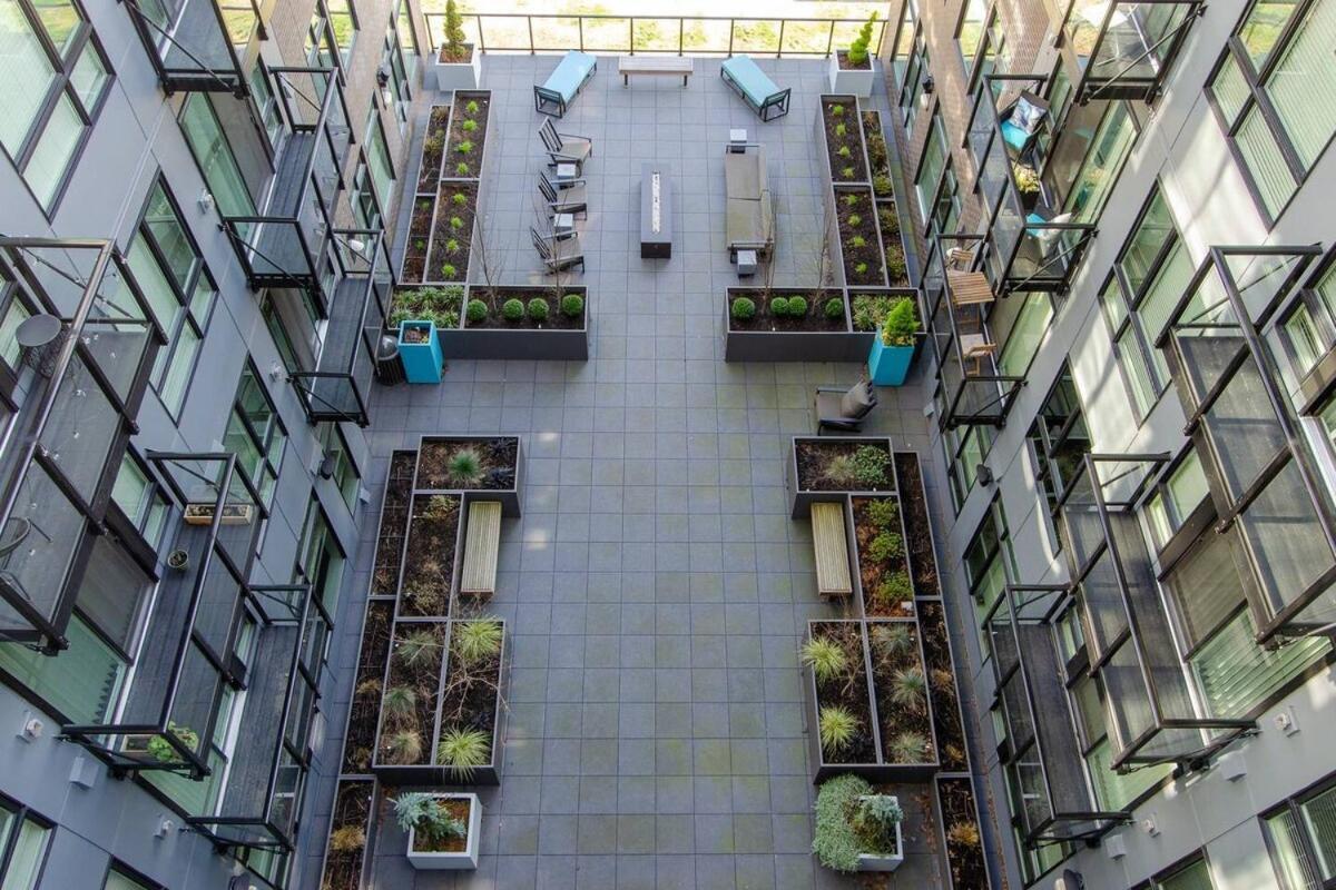 Large-modern Studiomt Rainier View Downtown *