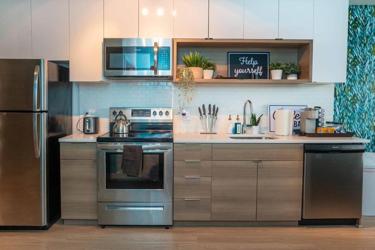 Large-modern Studiomt Rainier View Downtown Apartment *