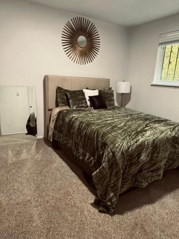 Charming 2 Bedroom In Apartment