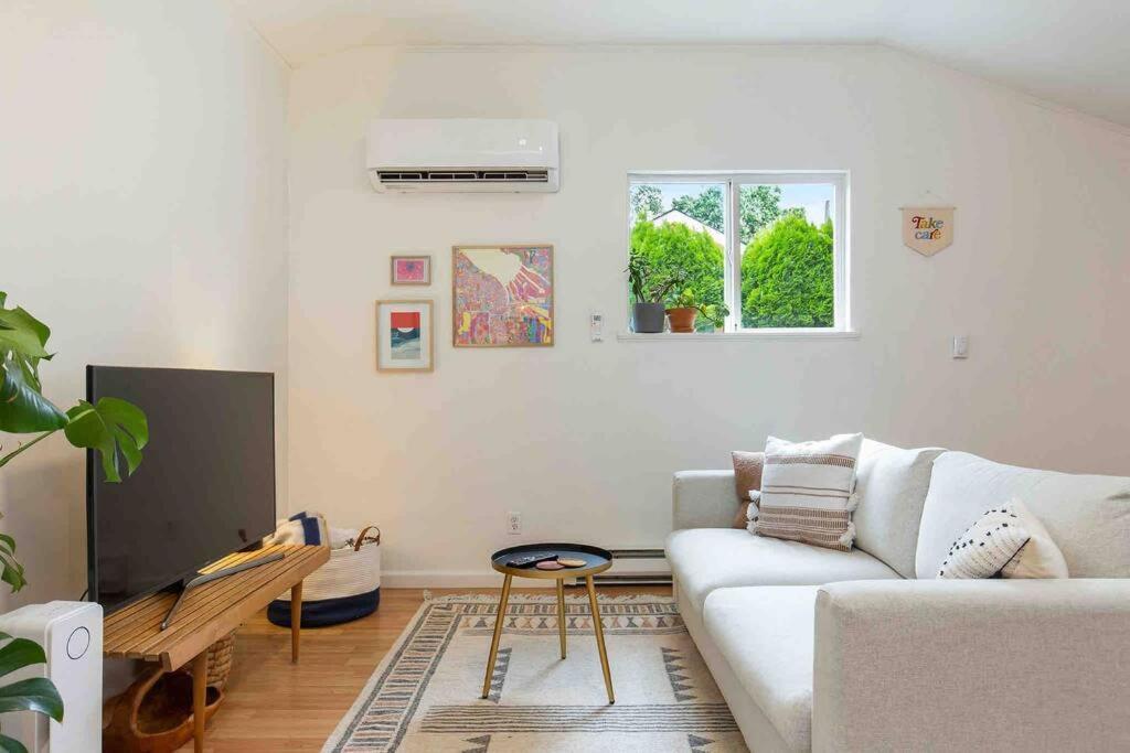 Holiday home Family Compound W/guest House And Game Room! *