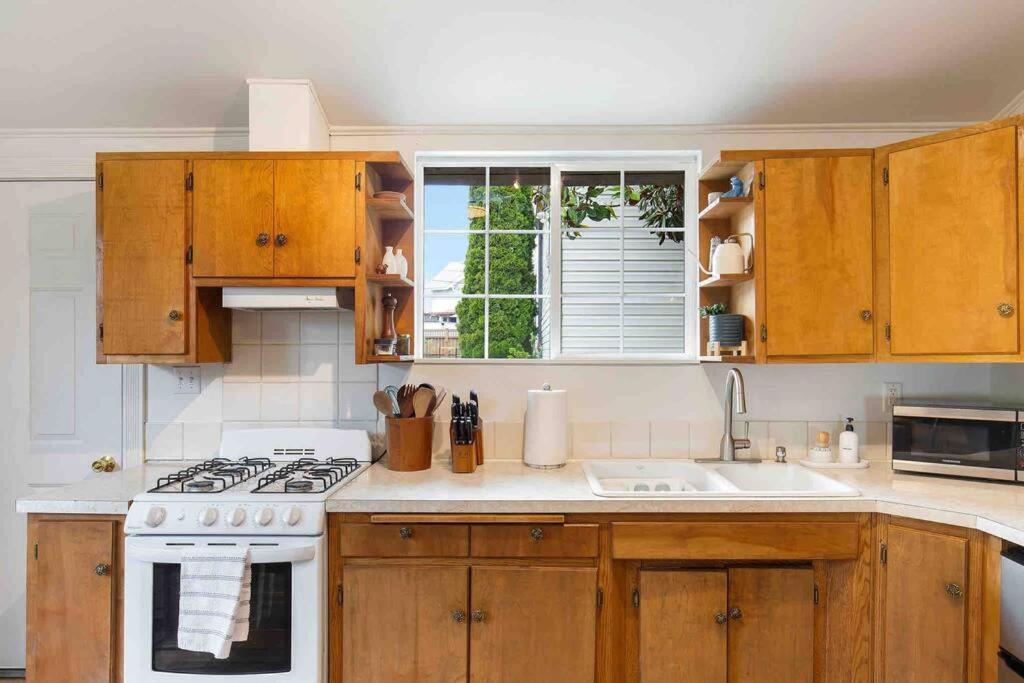 Holiday home Family Compound W/guest House And Game Room! Tacoma