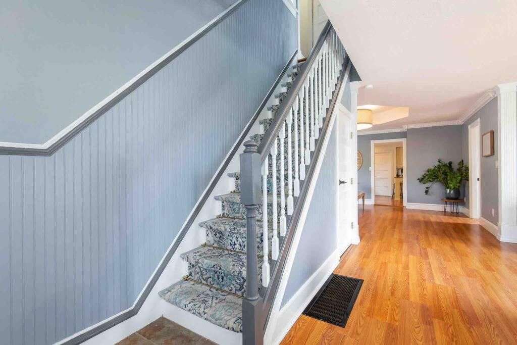 Family Compound W/guest House And Game Room! Holiday home Tacoma