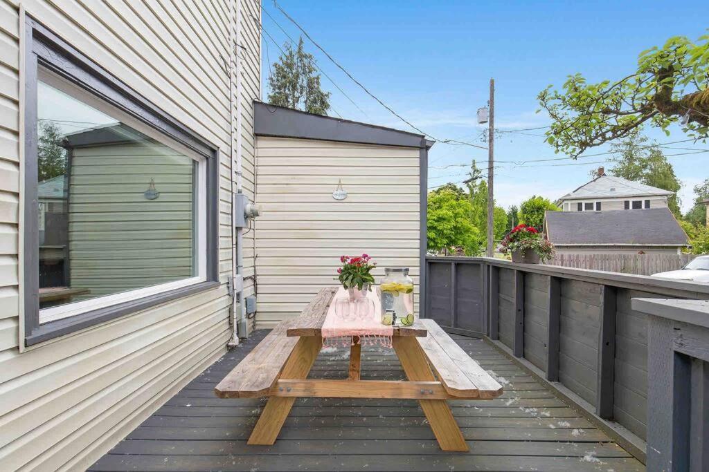 Family Compound W/guest House And Game Room! * Tacoma