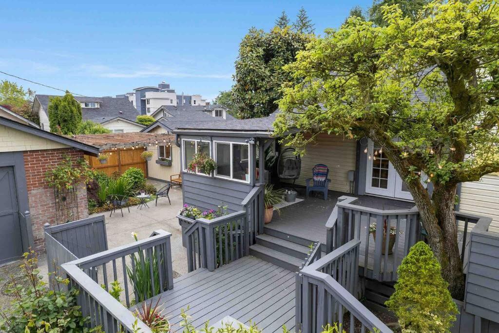 Family Compound W/guest House And Game Room! Holiday home Tacoma