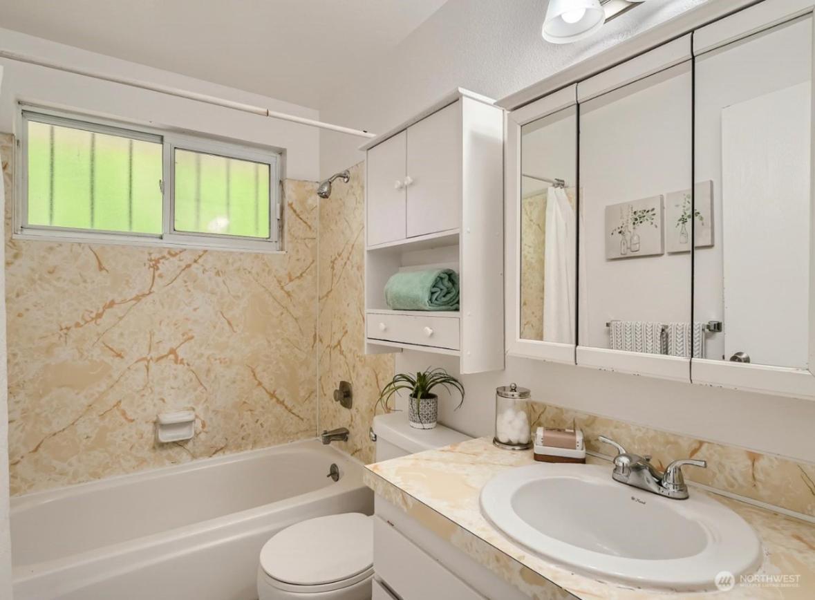 Charming 2 Bedroom In
