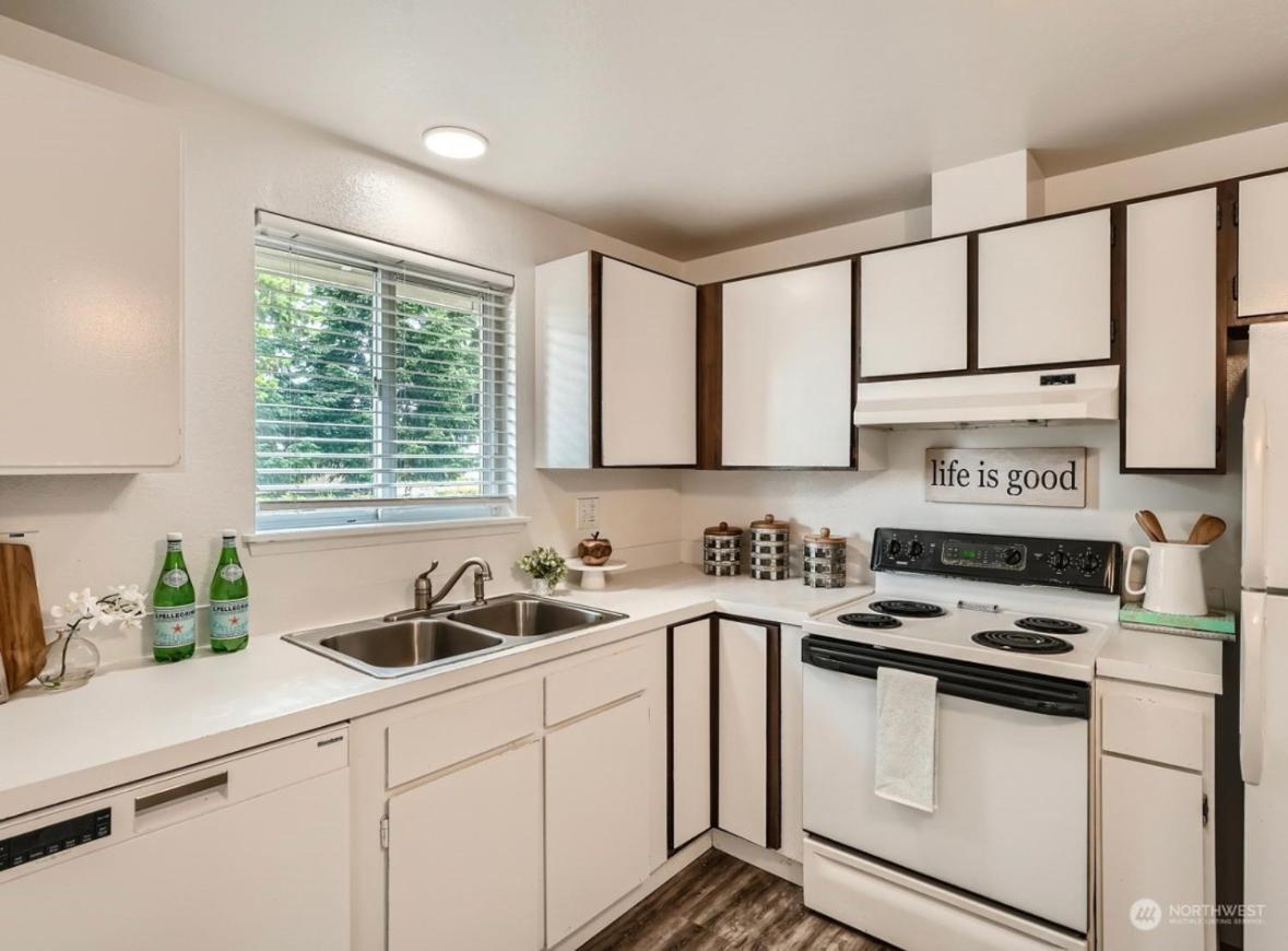Apartment Charming 2 Bedroom In *