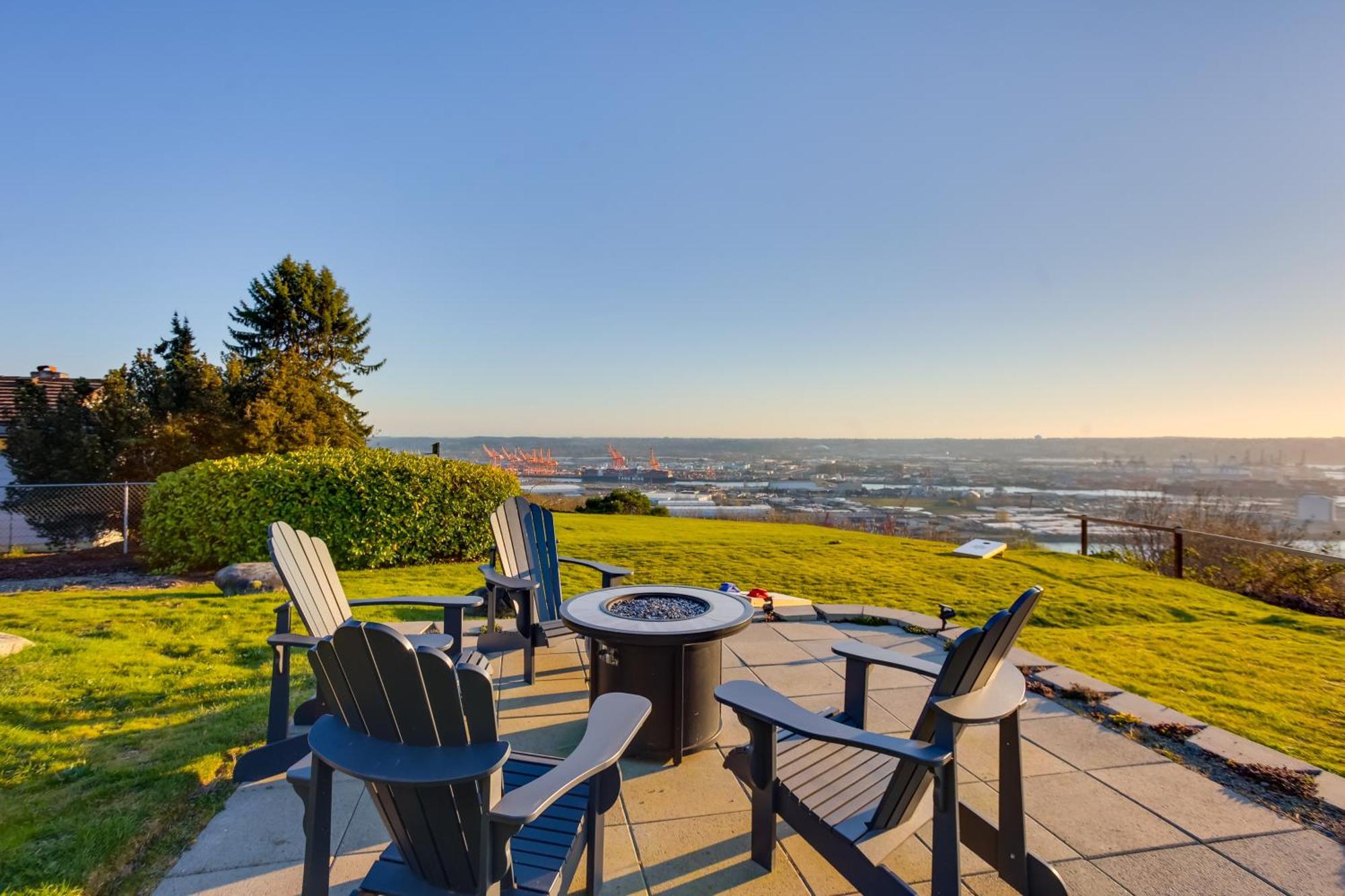 Scenic With Deck And Fire Pit! Apartment