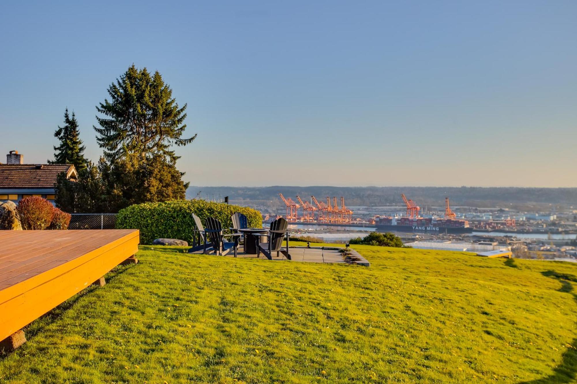 Scenic With Deck And Fire Pit! Apartment *