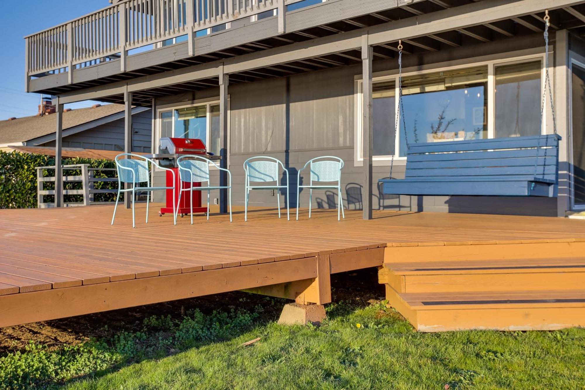 Apartment Scenic With Deck And Fire Pit!