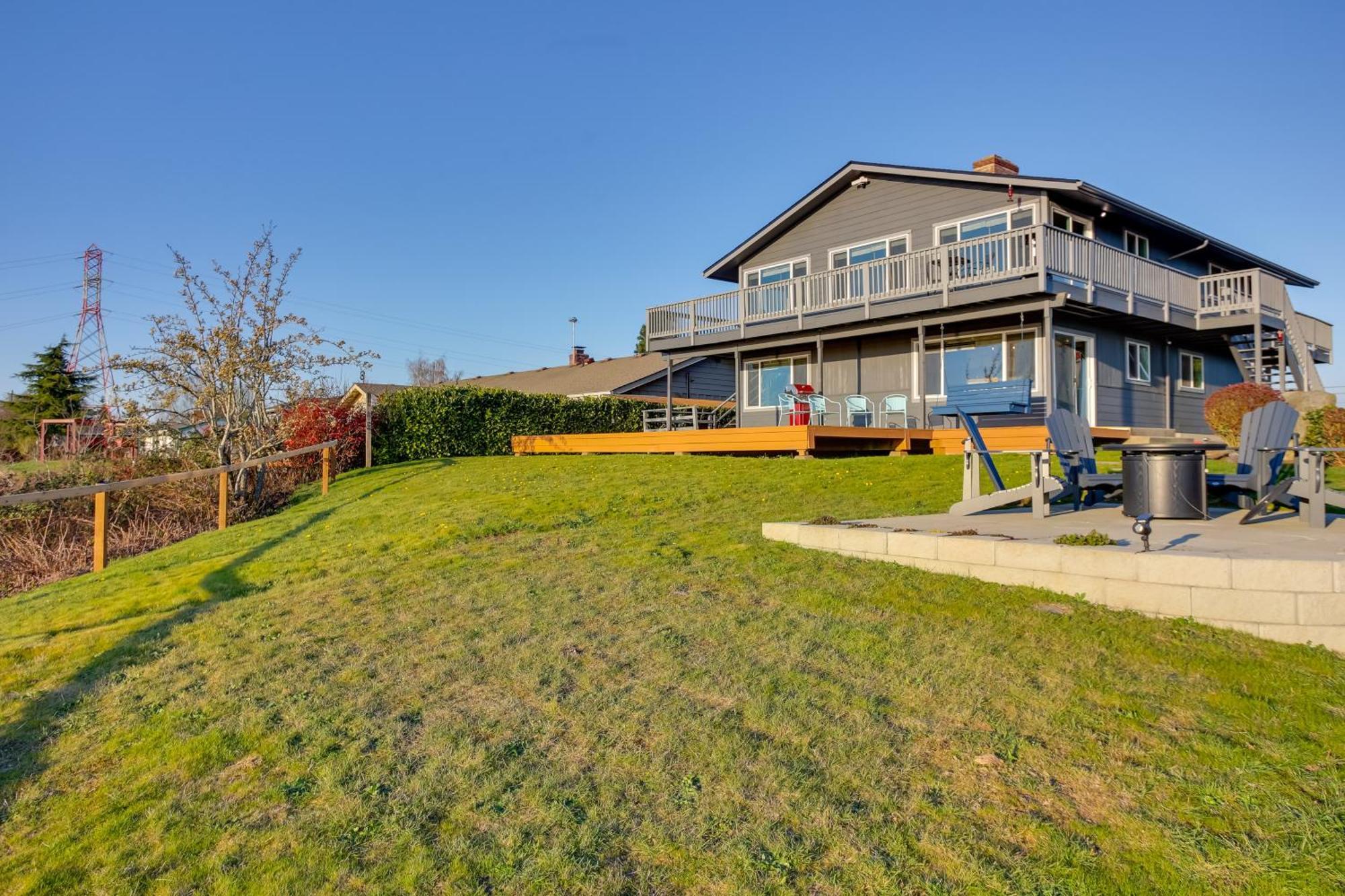 Scenic With Deck And Fire Pit! Apartment