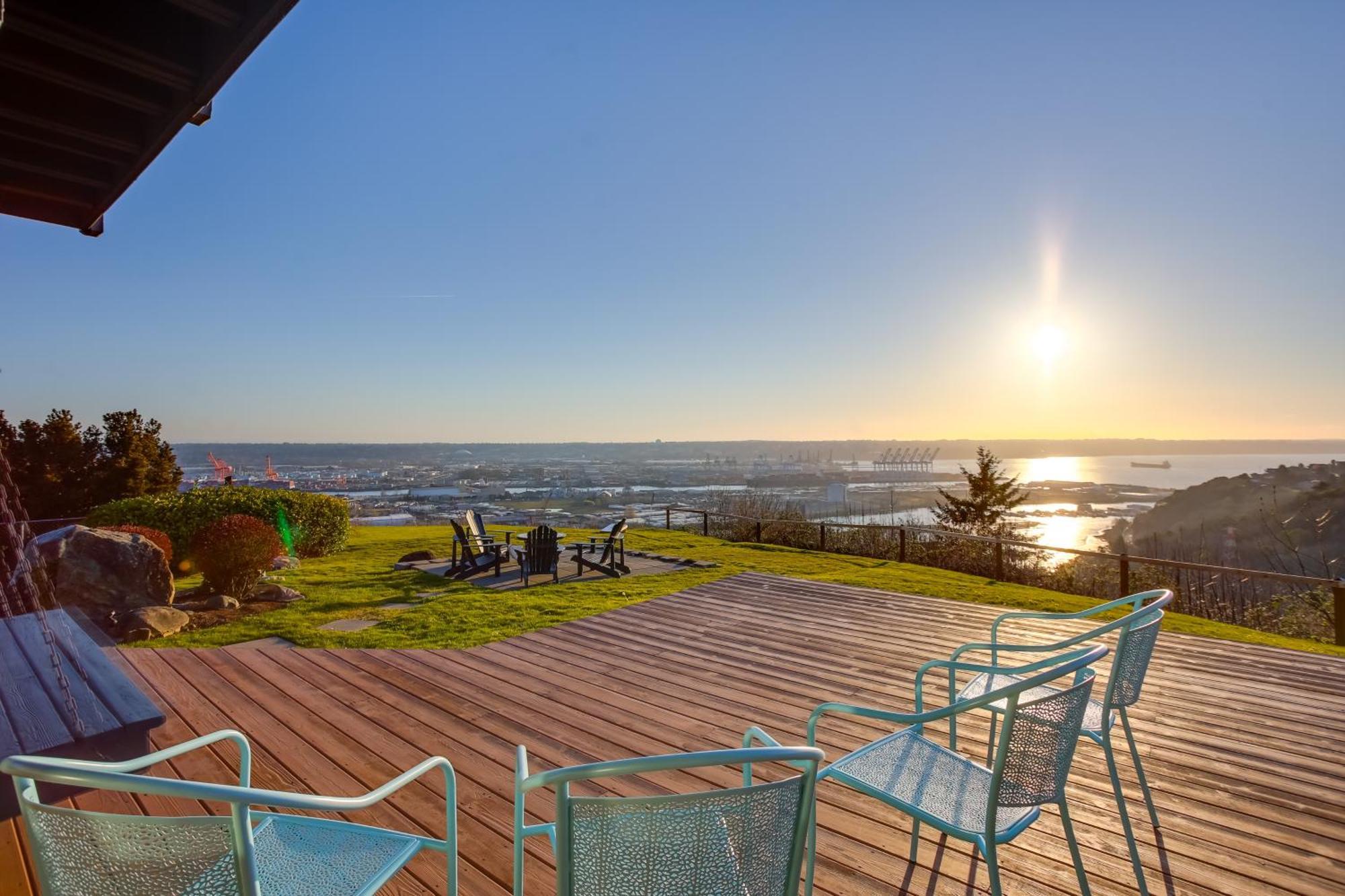 Scenic With Deck And Fire Pit! Apartment Tacoma