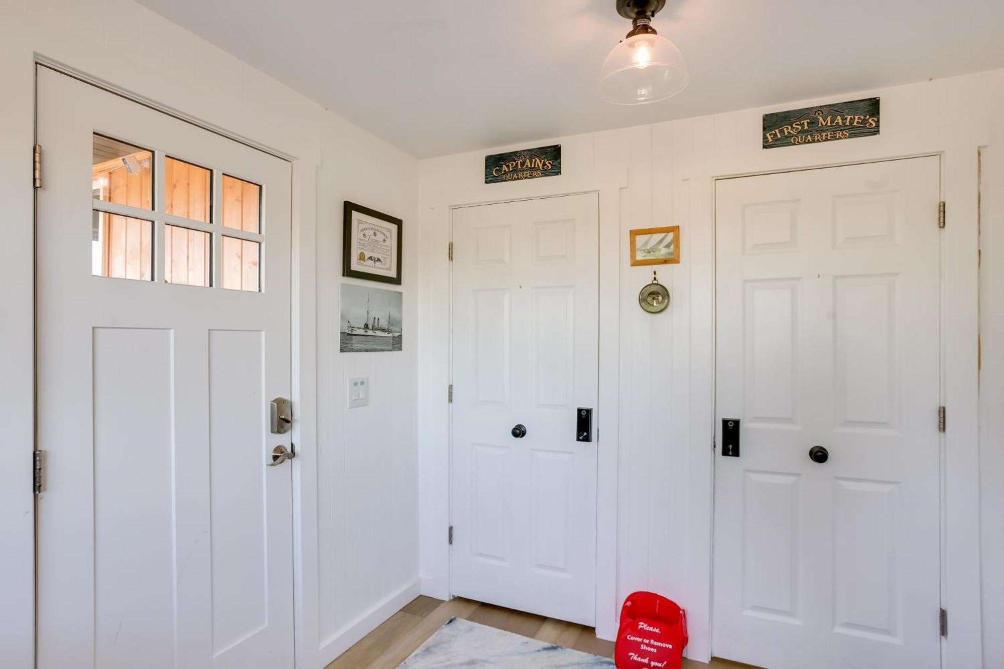Apartment Charming With Deck And Skyline Views! Tacoma