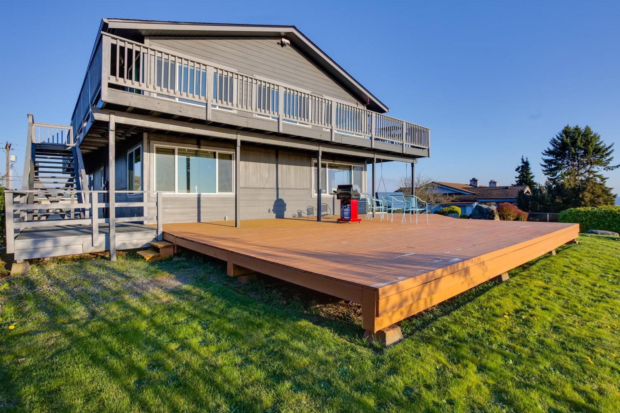 Apartment Charming With Deck And Skyline Views! Tacoma