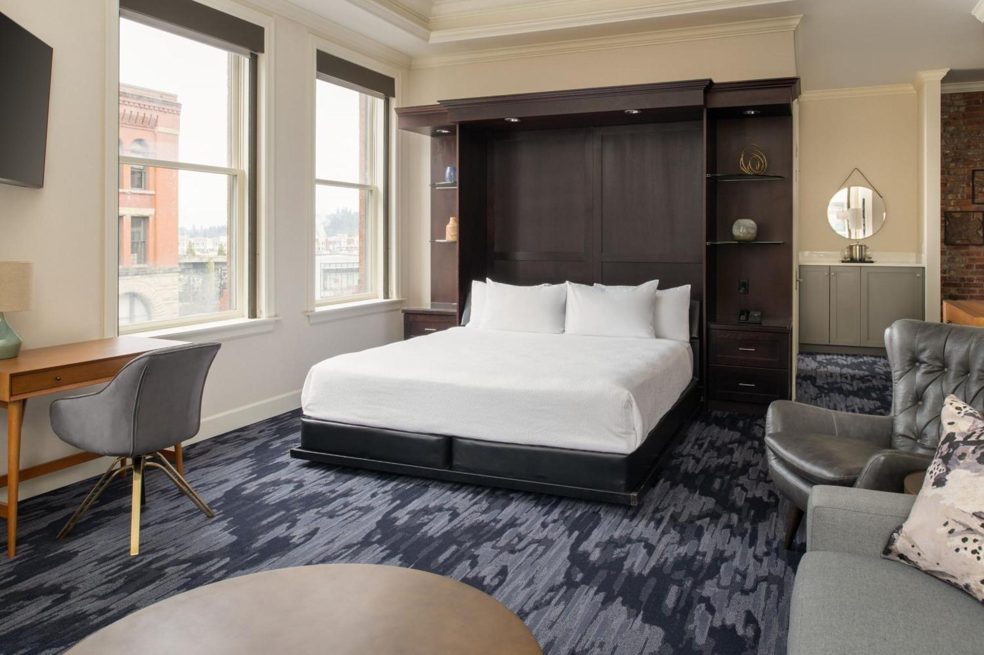 Courtyard Downtown 3*