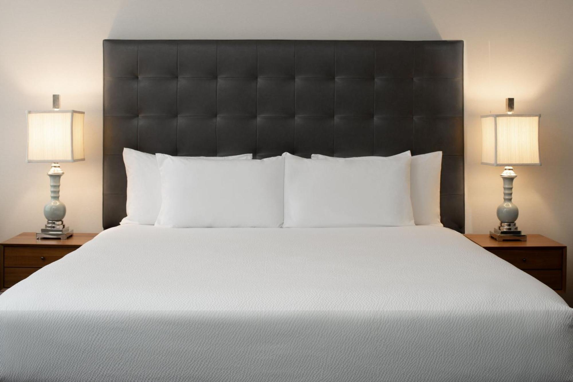 Hotel Courtyard Downtown 3*
