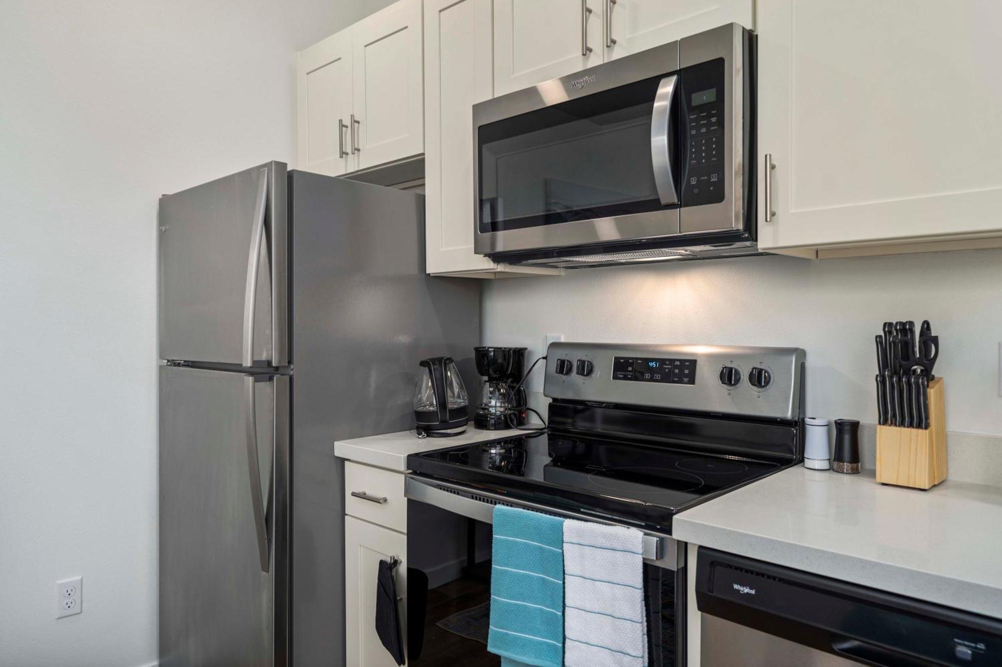 Apartment Urban Living: Stylish Apts In The Heart Of Tacoma
