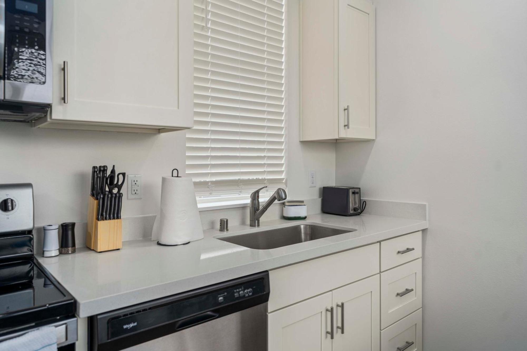Apartment Urban Living: Stylish Apts In The Heart Of