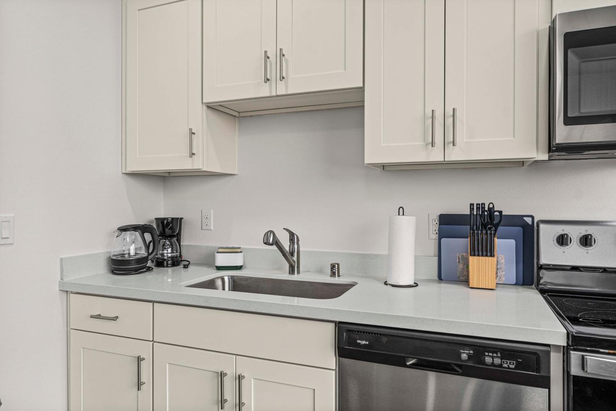 Urban Living: Stylish Apts In The Heart Of Apartment