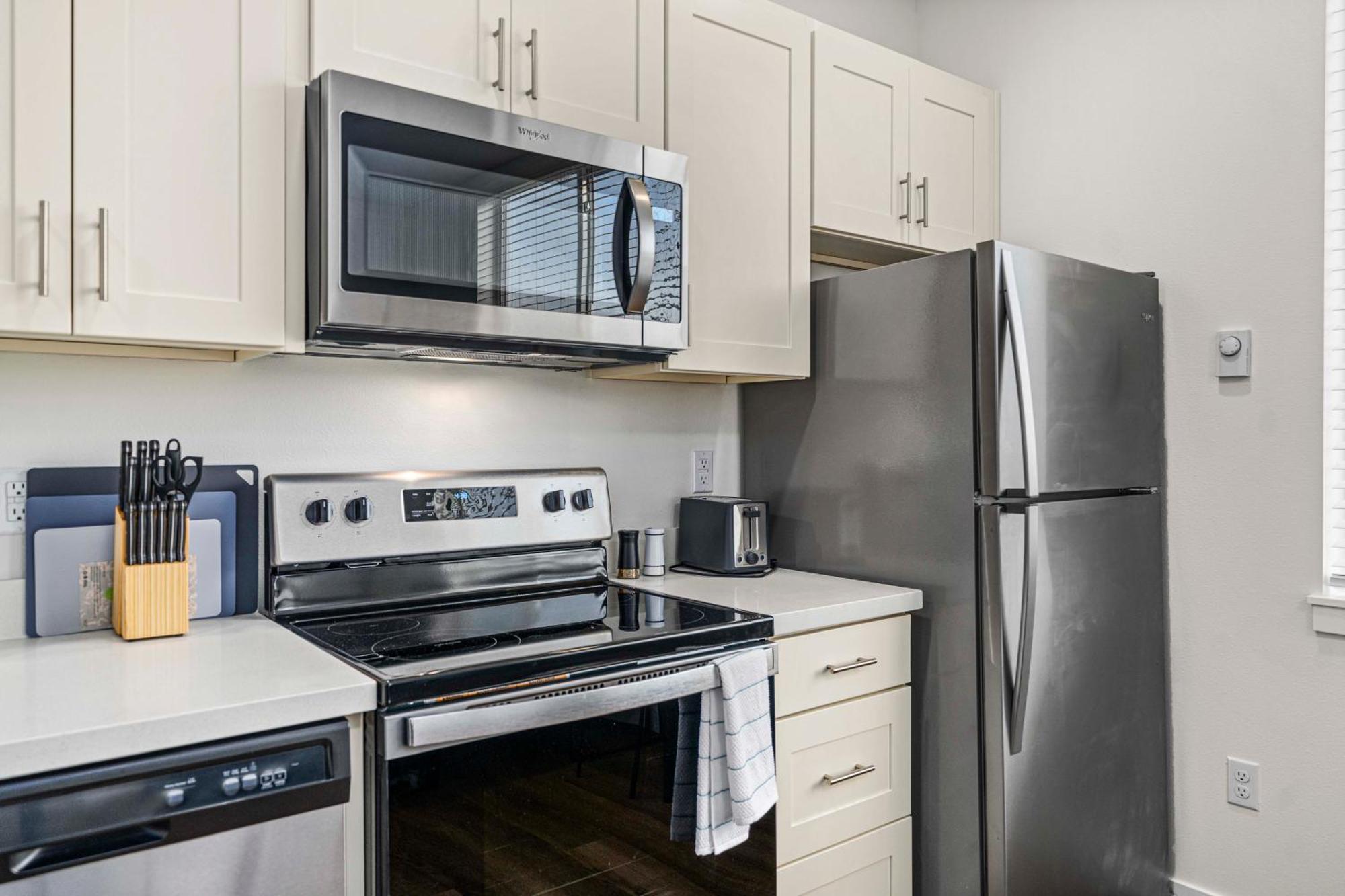 Apartment Urban Living: Stylish Apts In The Heart Of