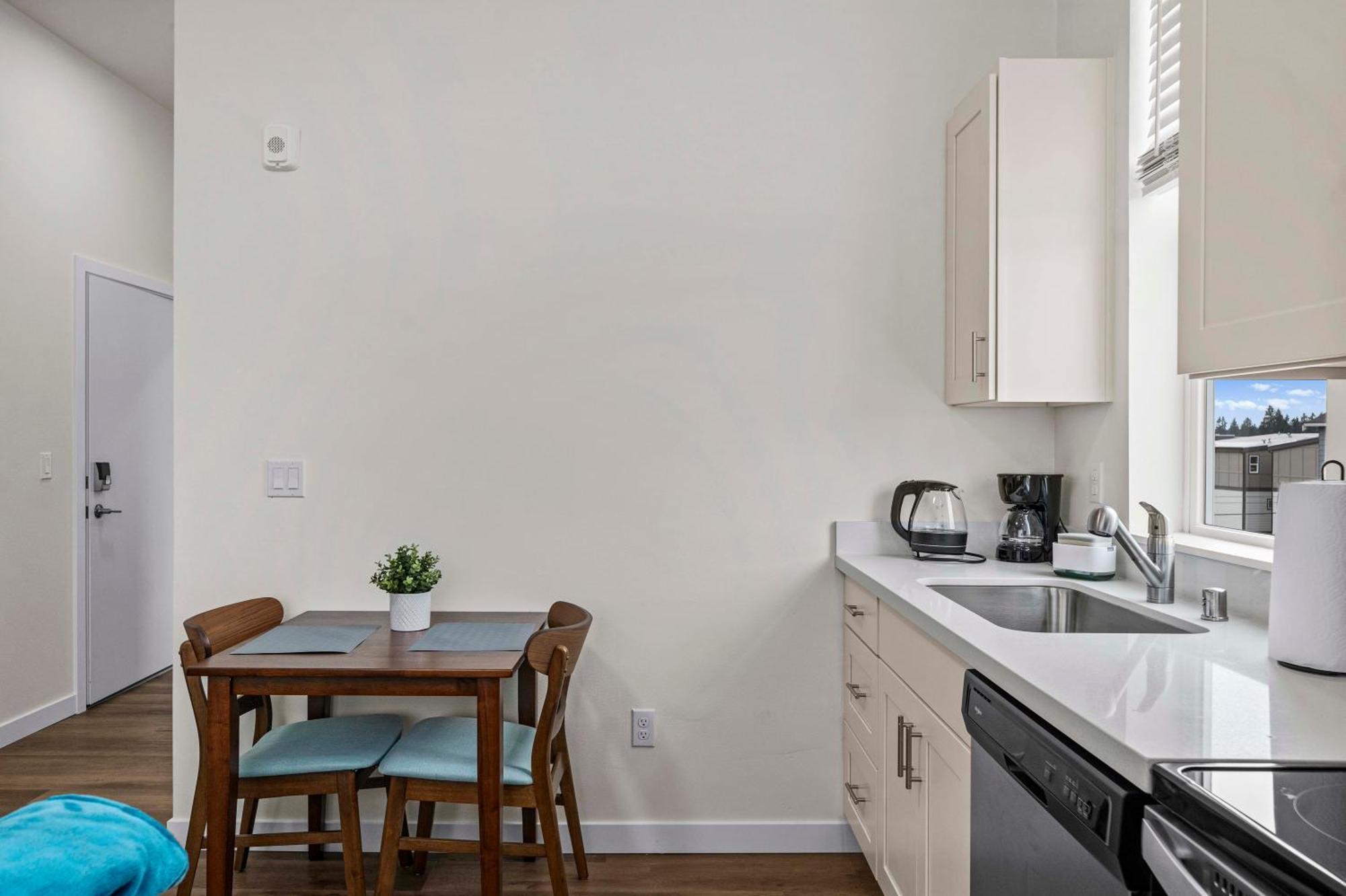 Urban Living: Stylish Apts In The Heart Of * Tacoma