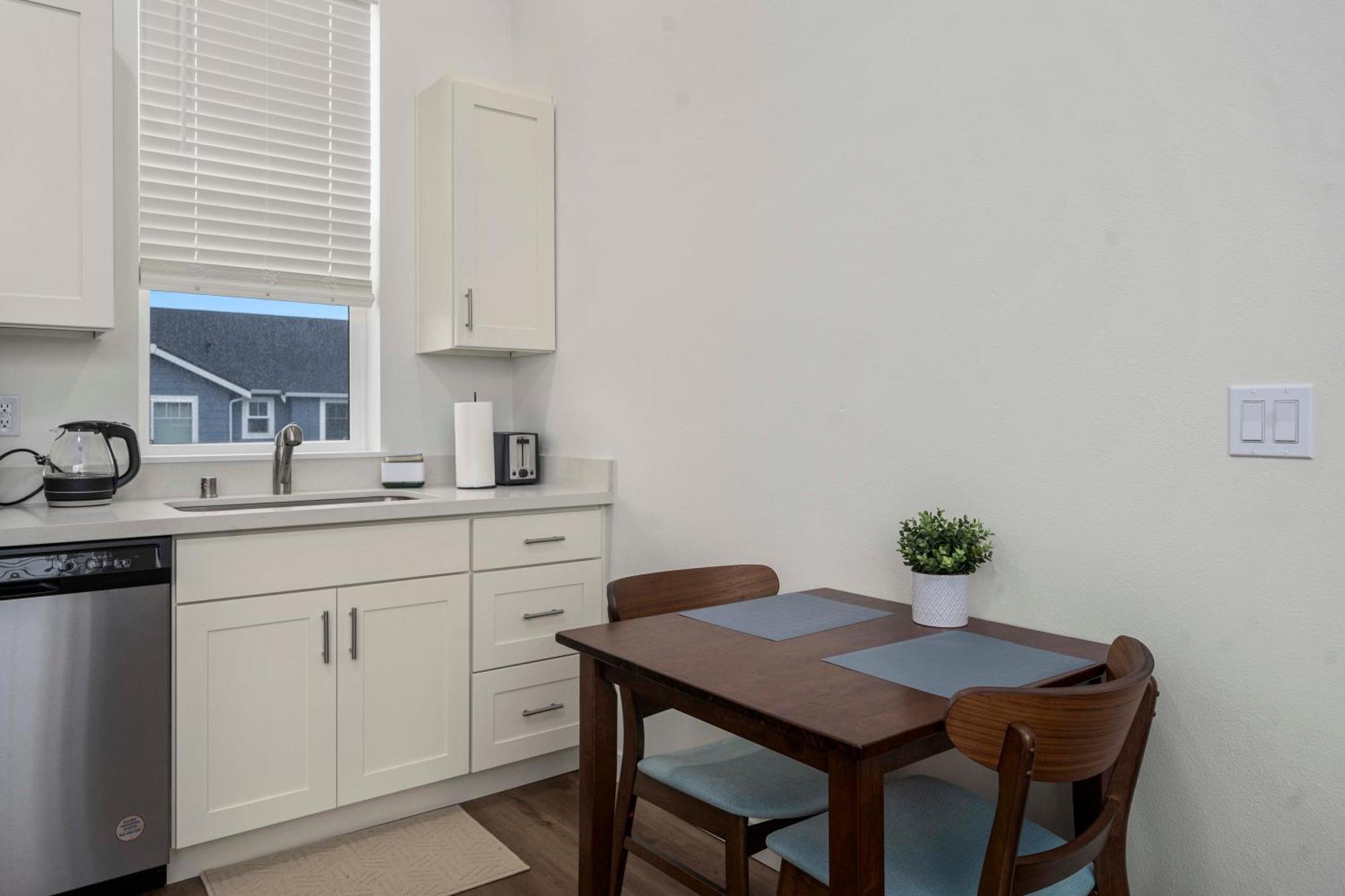 Urban Living: Stylish Apts In The Heart Of