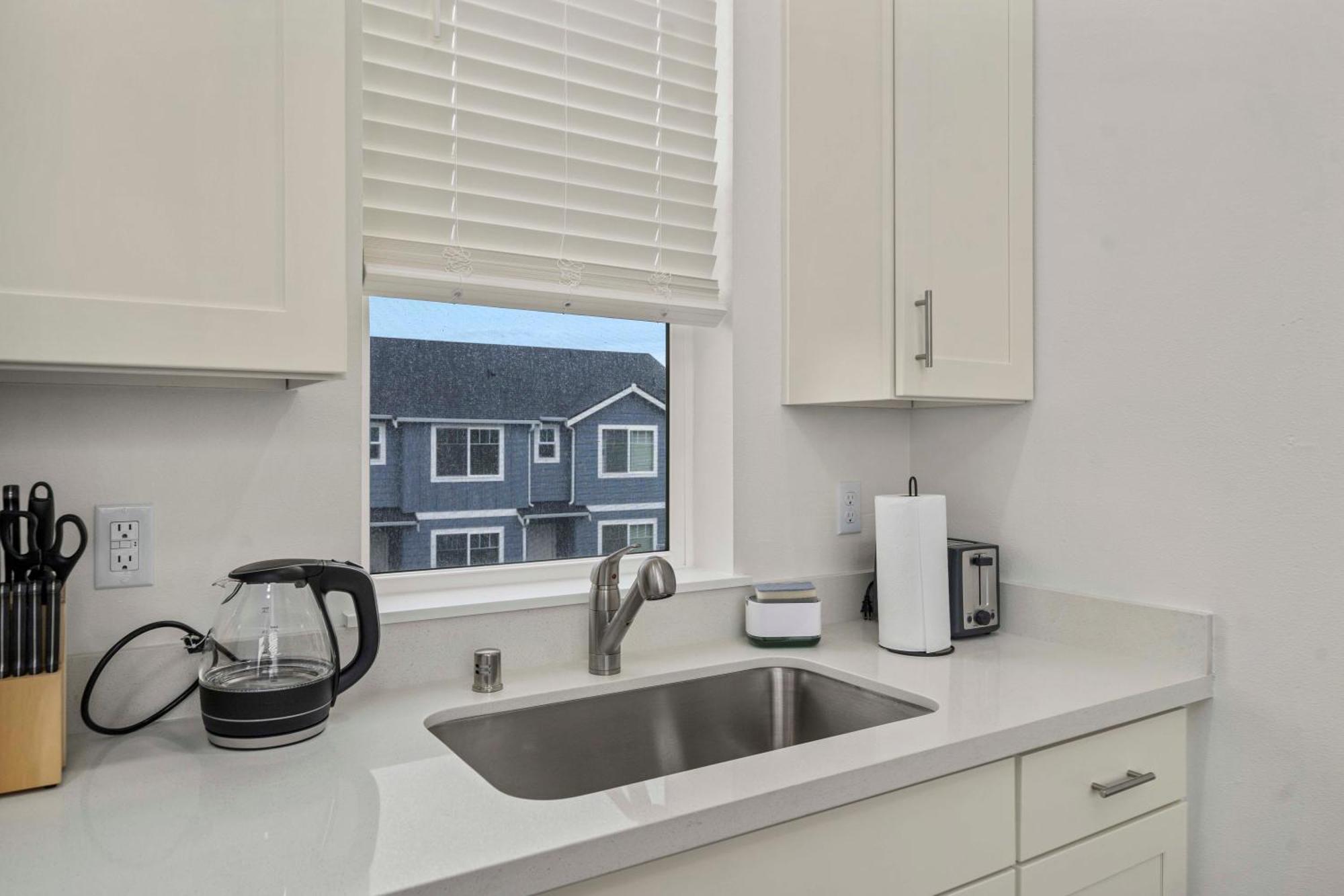 Urban Living: Stylish Apts In The Heart Of * Tacoma