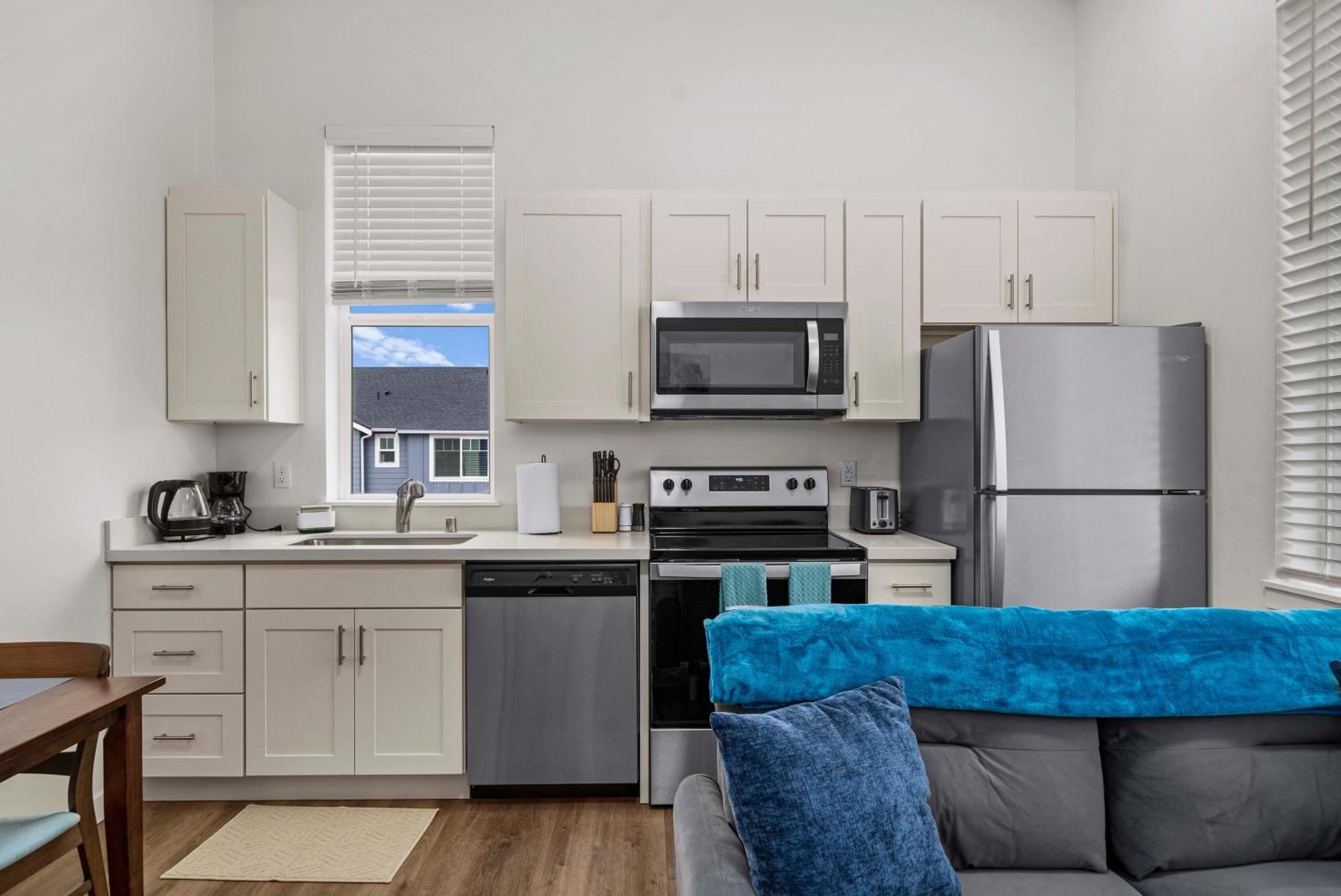Urban Living: Stylish Apts In The Heart Of