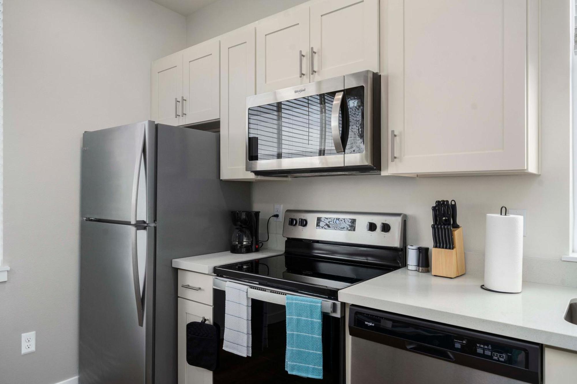 Apartment Urban Living: Stylish Apts In The Heart Of Tacoma
