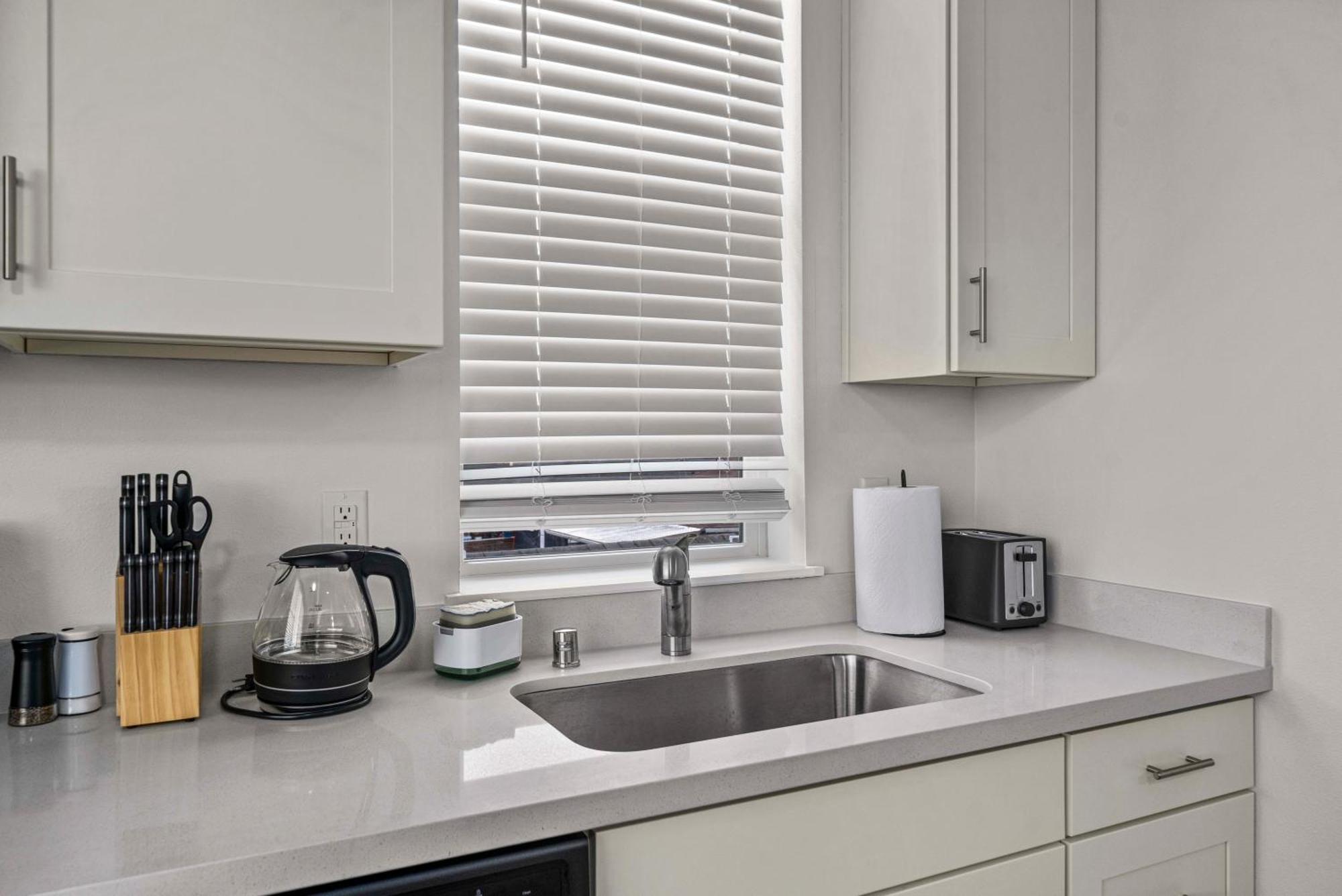 Urban Living: Stylish Apts In The Heart Of