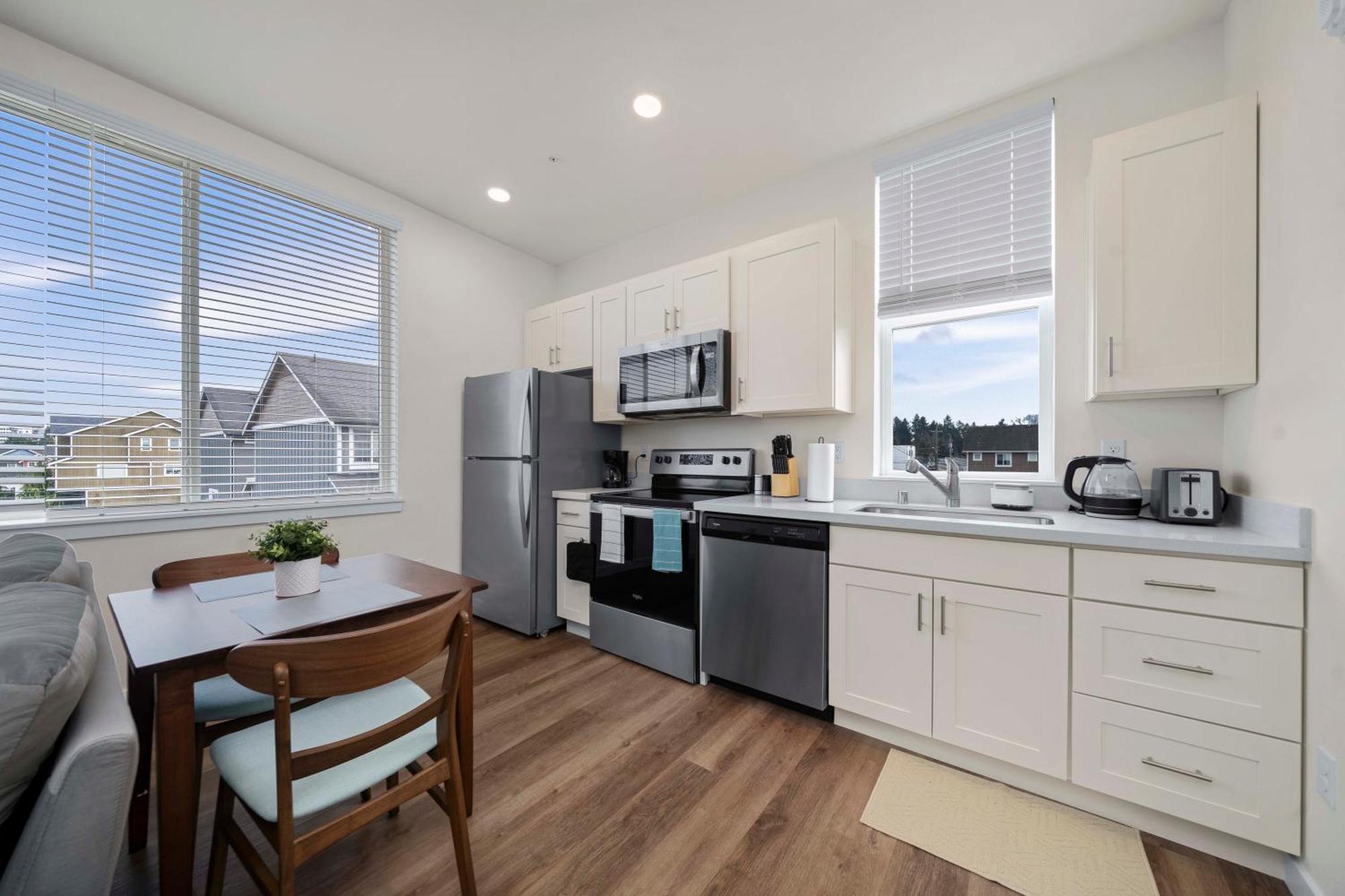 Apartment Urban Living: Stylish Apts In The Heart Of Tacoma