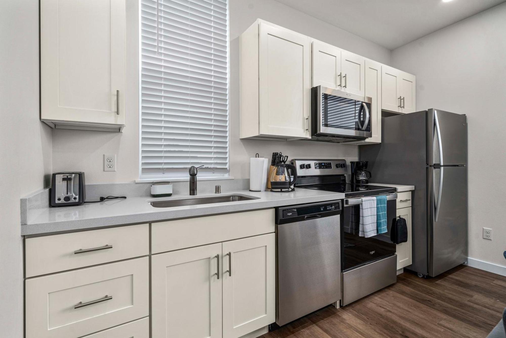 Urban Living: Stylish Apts In The Heart Of