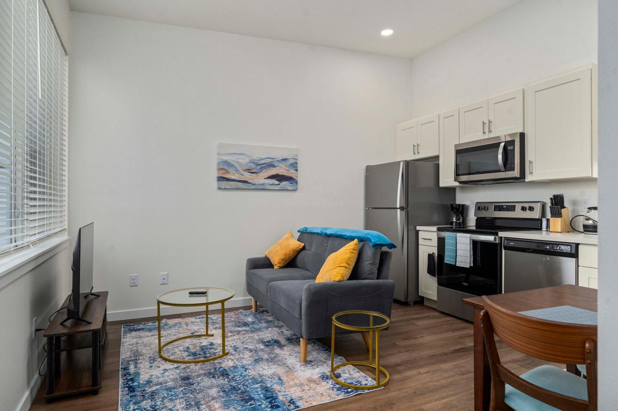 Urban Living: Stylish Apts In The Heart Of *