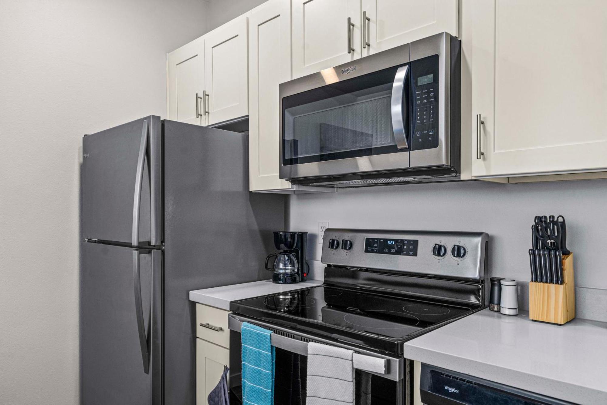 Urban Living: Stylish Apts In The Heart Of Apartment *