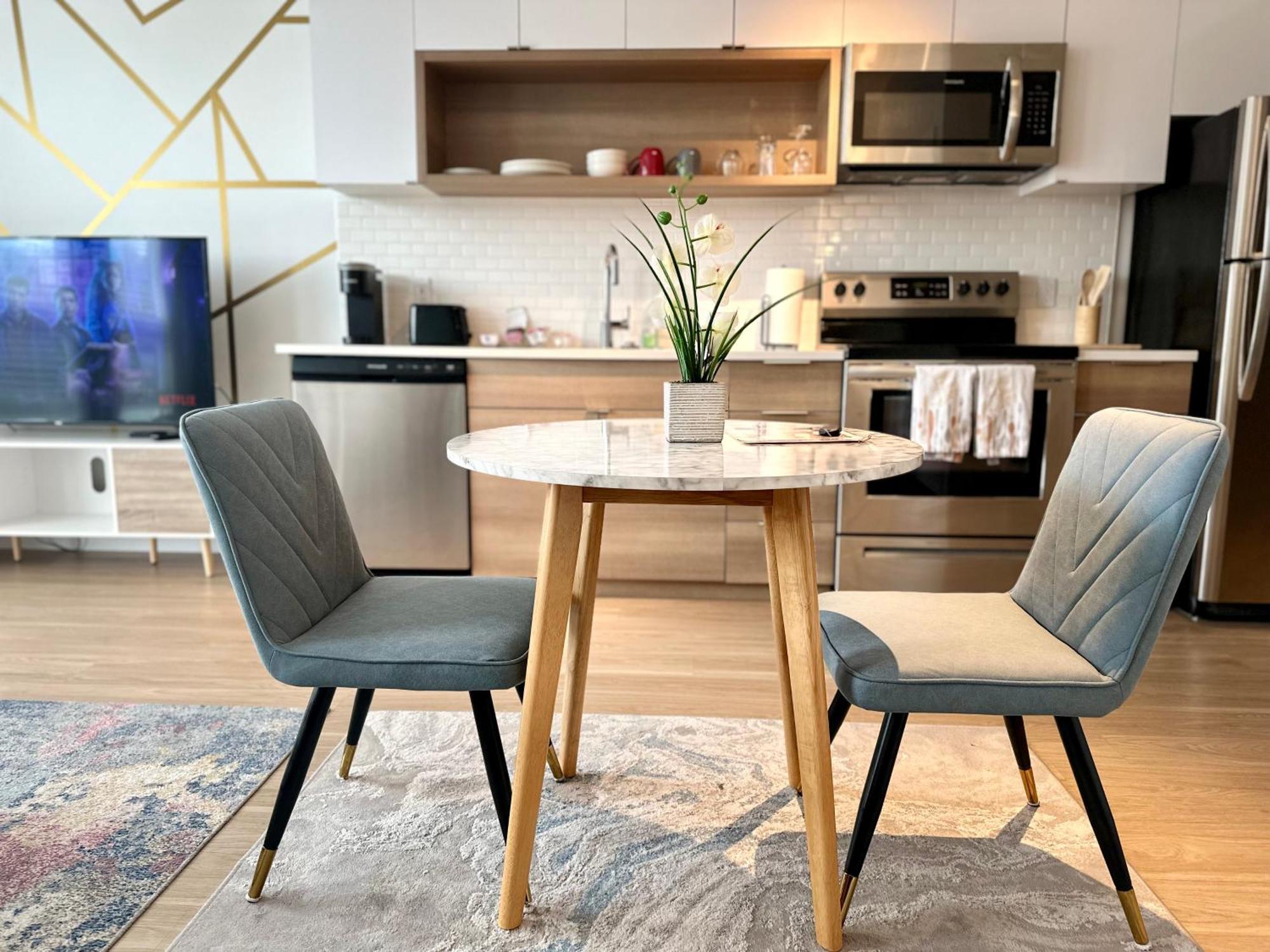 Apartment Top Luxury Lifestyle- Downtown Near Everything Convention Center And More