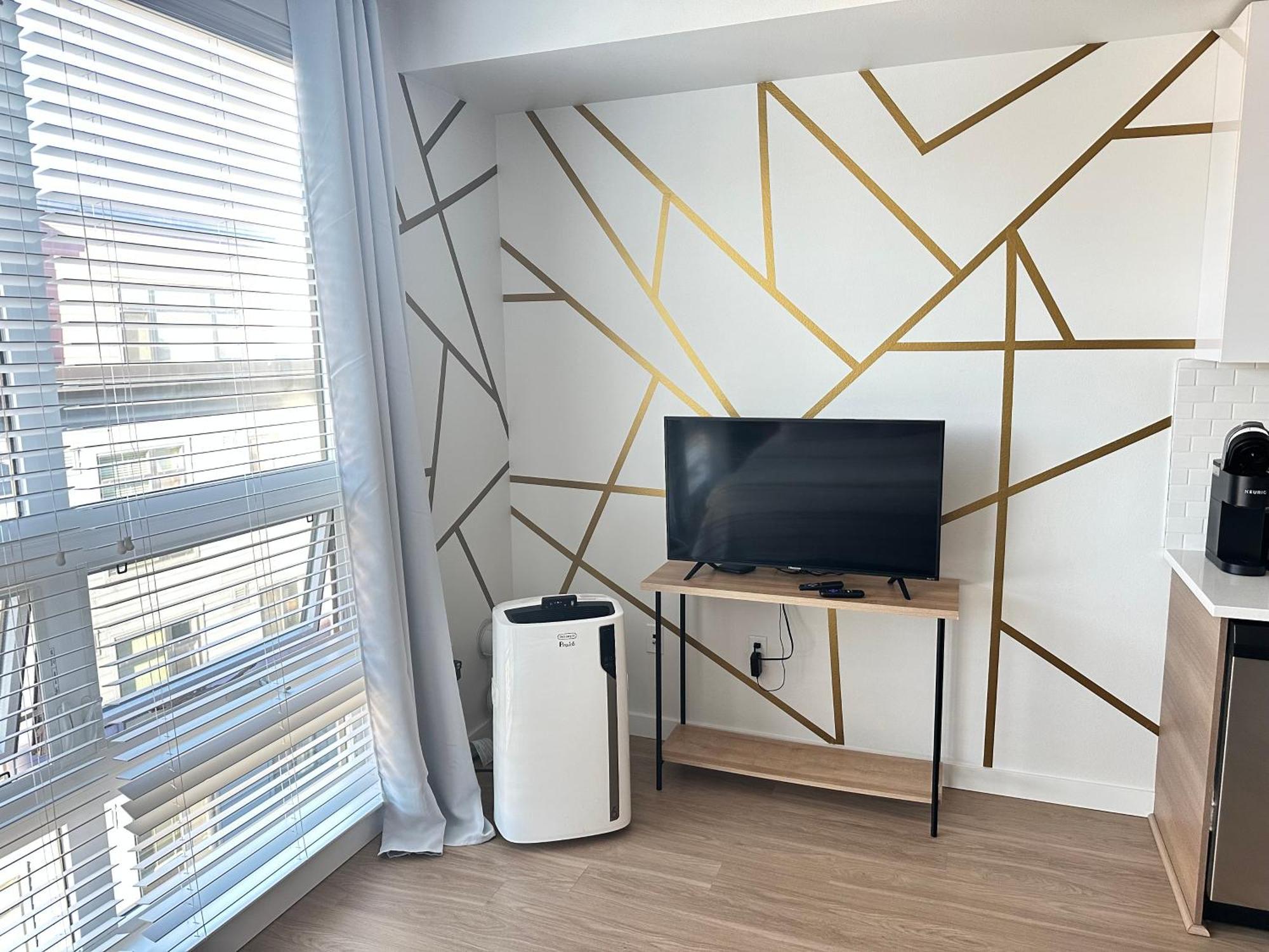 Apartment Top Luxury Lifestyle- Downtown Near Everything Convention Center And More
