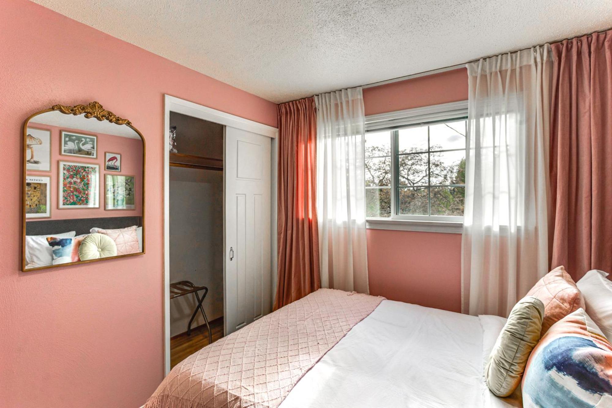 Vibrant Retreat, Near Point Defiance Park! Casa de férias *