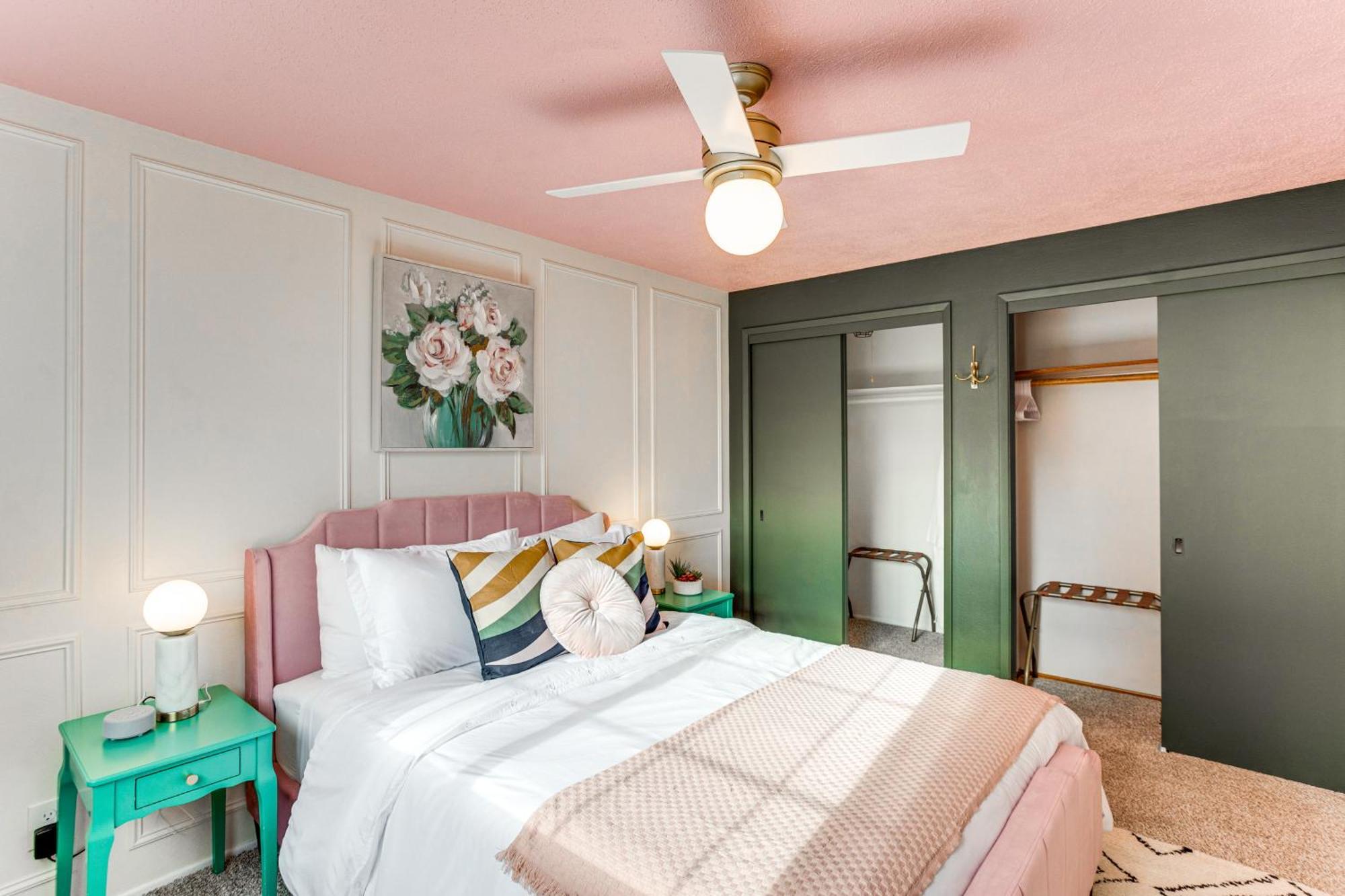Vibrant Retreat, Near Point Defiance Park!