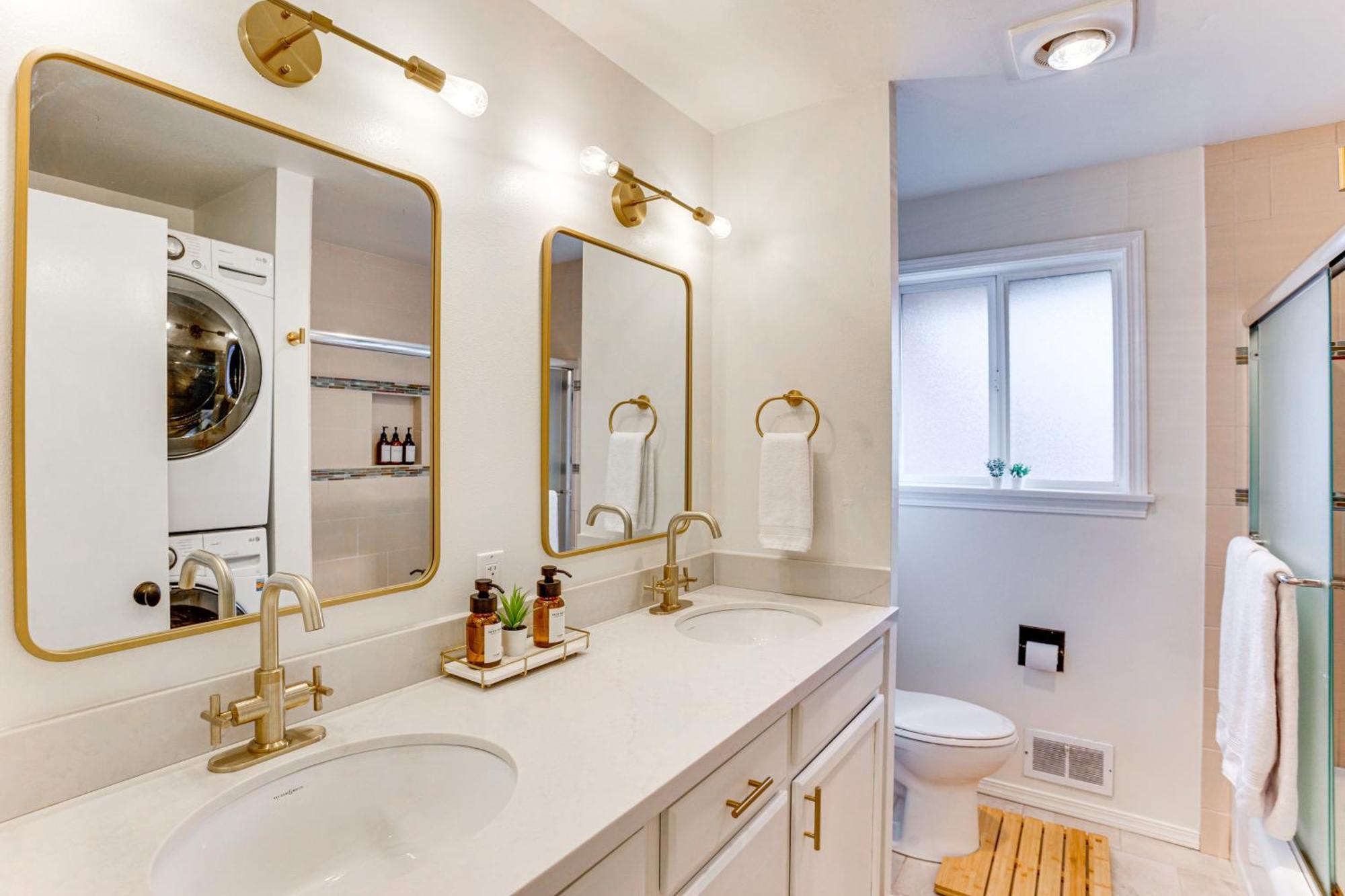 Vibrant Retreat, Near Point Defiance Park! Casa de férias *